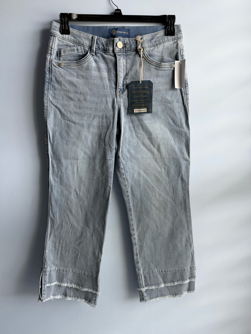 Democracy Women’s Petite Blue AB Solution Kick Flare Capri Jeans Size 10